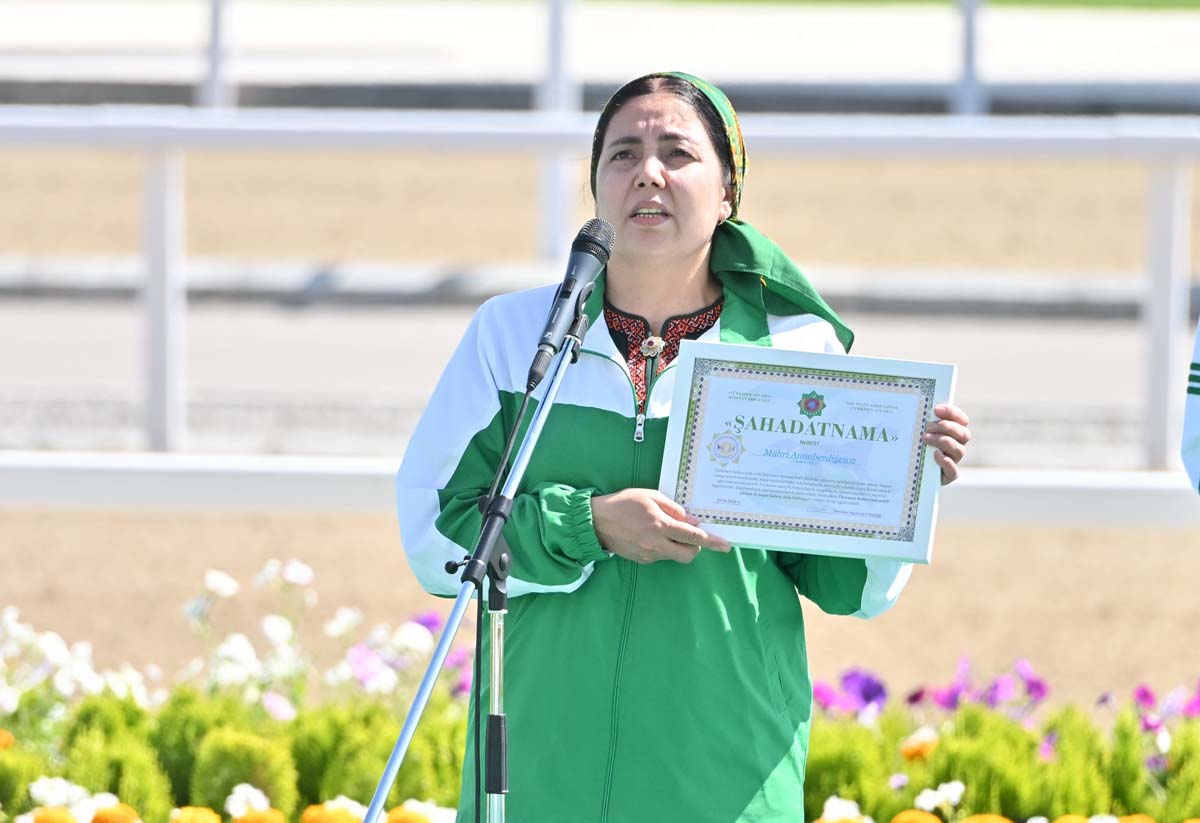 President of Turkmenistan took part in festivities on the occasion of the national holiday of the Turkmen horse